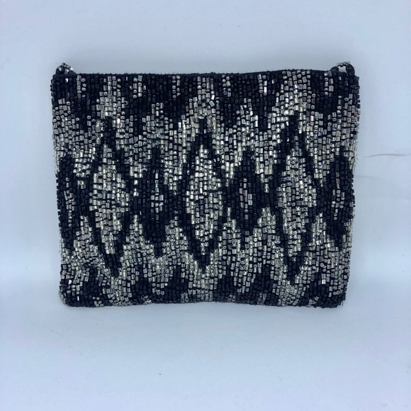Beaded crossbody diamond pattern purse - Picture 2 of 3